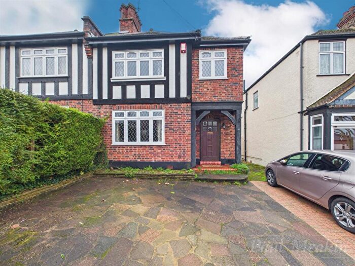 3 Bedroom House For Sale In Victoria Avenue, South Croydon, CR2