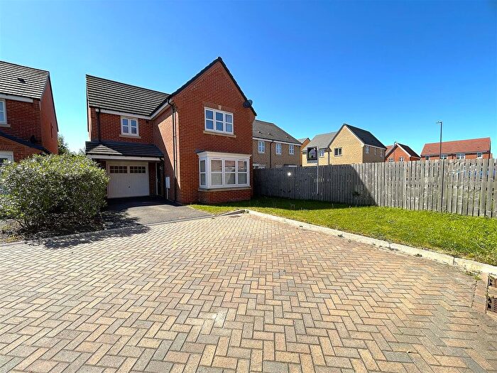 3 Bedroom Detached House For Sale In Brumby Close, Thorpe Willoughby, Selby, YO8