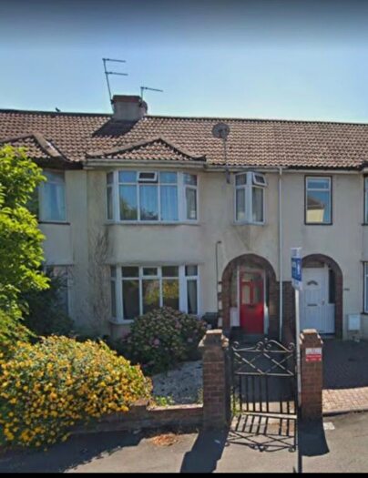 4 Bedroom Semi-Detached House To Rent In Filton Avenue, Bristol, BS34