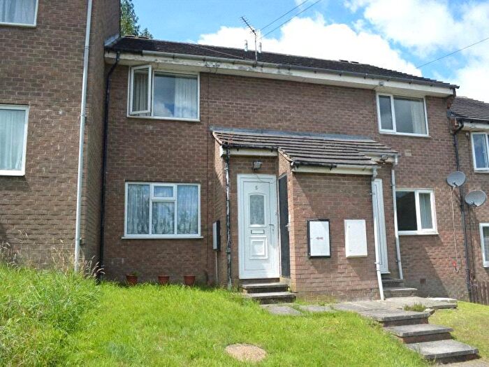 1 Bedroom Flat To Rent In Barker Court, Huddersfield, West Yorkshire, HD2