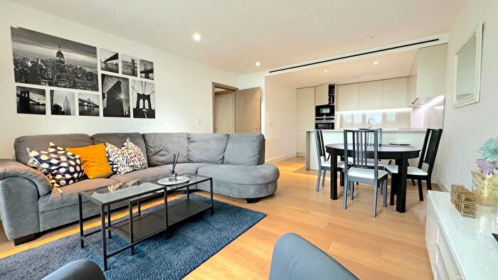 2 Bedroom Flat To Rent In Gaugging Square, London, E1W