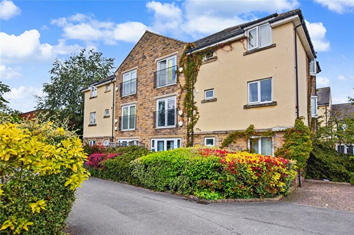 2 Bedroom Flat For Sale In Station Square, Stanningley, Pudsey, West Yorkshire, LS28