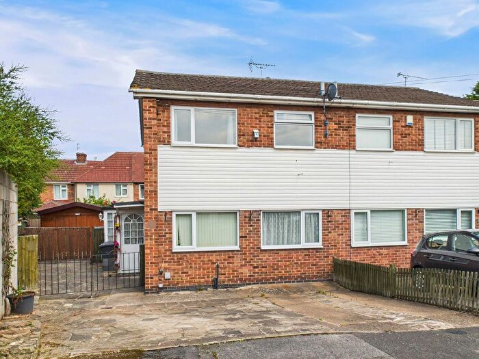 3 Bedroom Semi-Detached House For Sale In Kenia Close, Carlton, Nottingham, NG4