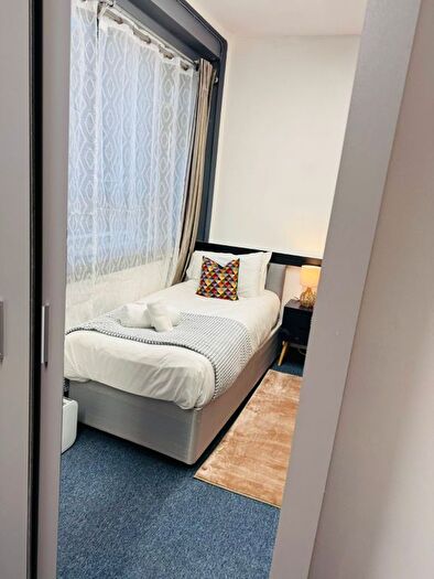 2 Bedroom Flat To Rent In North Woolwich Road, London, E16