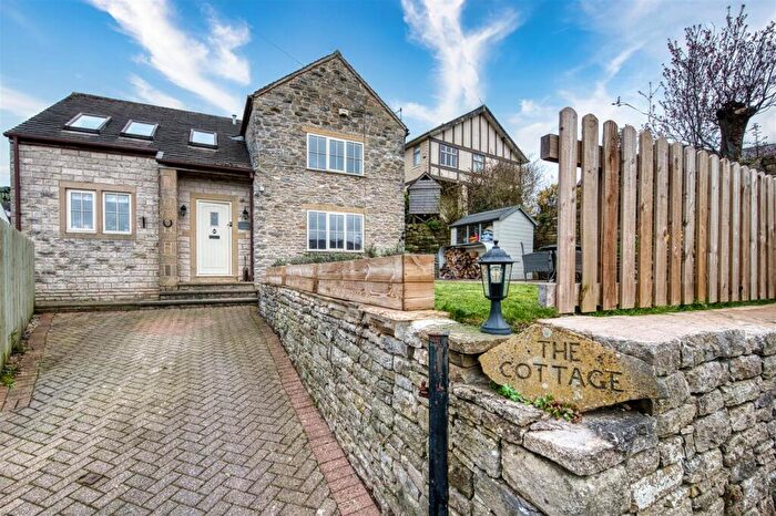 4 Bedroom Cottage For Sale In Cross Lane, Calver Village, Hope Valley, S32