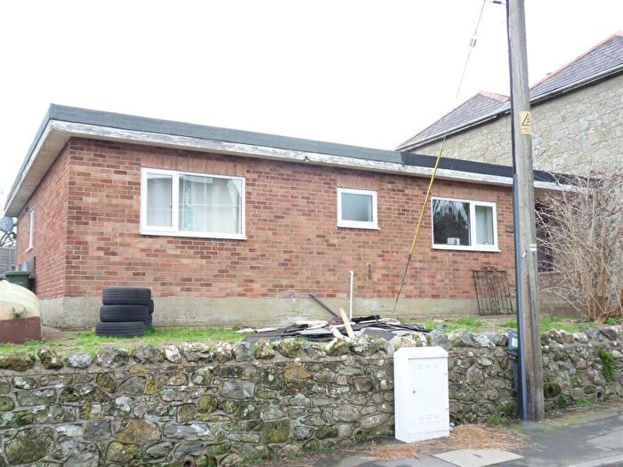 2 Bedroom Bungalow For Sale In Institute Hill, Newport Road, Niton, Ventnor, PO38