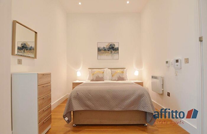 Flat To Rent In Atria Building, Bath Road, Slough, SL1