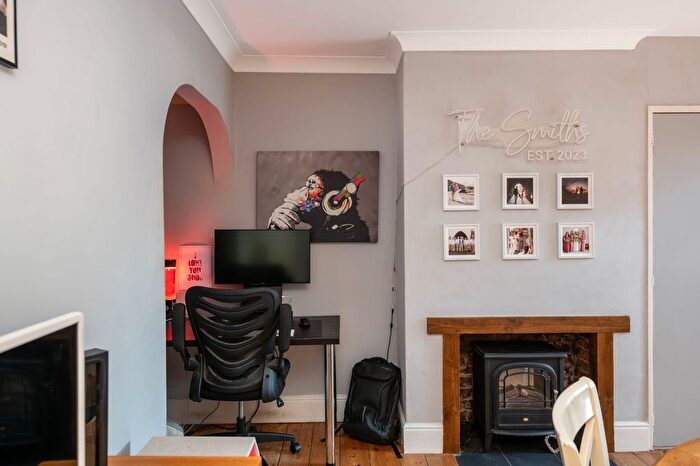 2 Bedroom Terraced House For Sale In Brambletye Park Road, Redhill, RH1