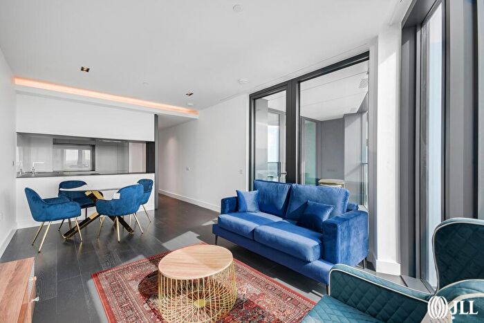 2 Bedroom Flat To Rent In Amory Tower, Marsh Wall, E14