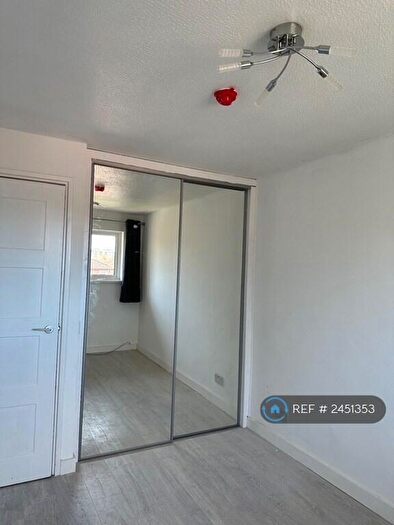 6 Bedroom Terraced House To Rent In Bridgeford Court, Oldbrook, Milton Keynes, MK6