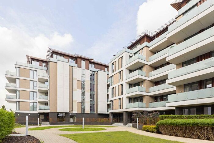 3 Bedroom Flat To Rent In Quebec Way, Surrey Quays, SE16