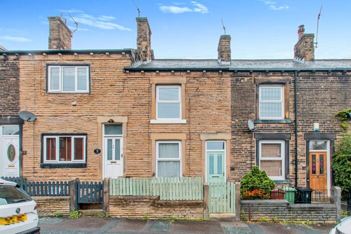 2 Bedroom Terraced House To Rent In Nepshaw Lane, Morley, Leeds, LS27