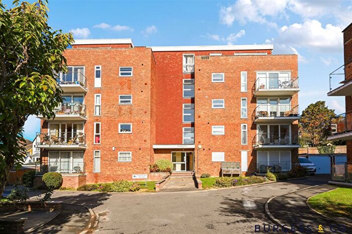4 Bedroom Flat For Sale In Buckhurst Road, Bexhill-On-Sea, TN40