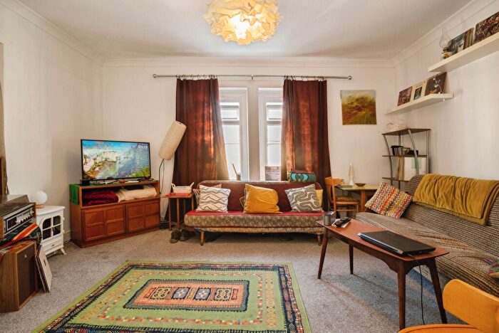 1 Bedroom Flat For Sale In Court Road, Cardiff, South Glamorgan, CF11