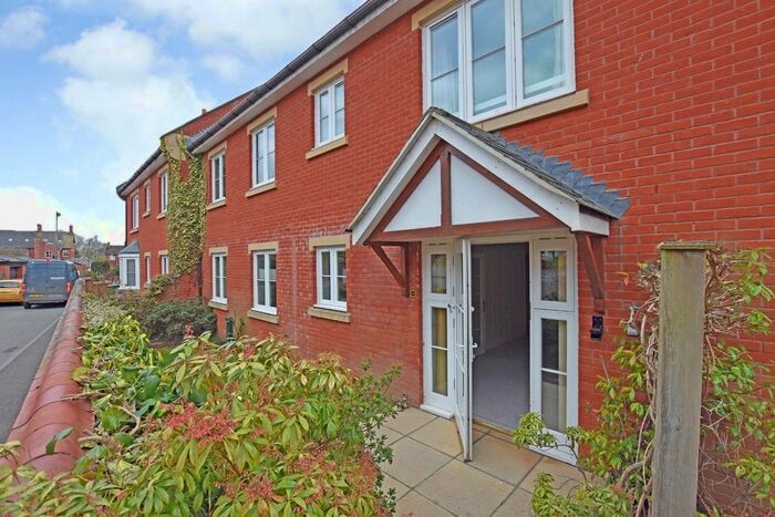 2 Bedroom Flat To Rent In Parkfield Road, Topsham, Exeter, EX3