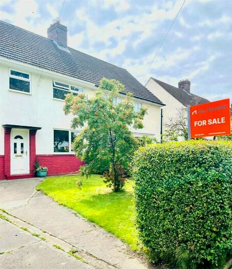 3 Bedroom Semi-Detached House For Sale In Sycamore Avenue, Dinnington, Newcastle Upon Tyne, NE13