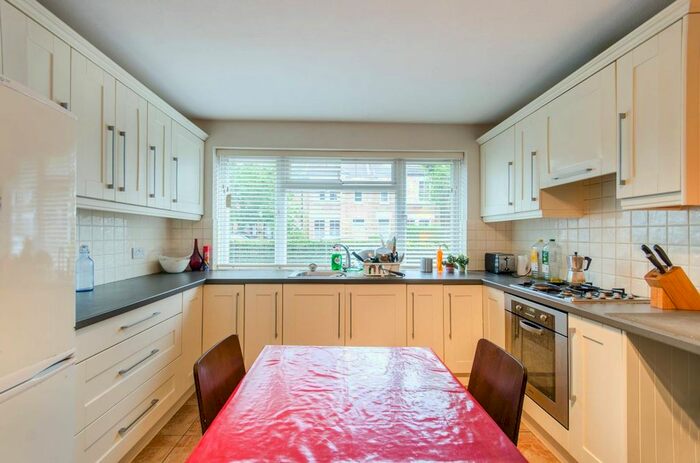 4 Bedroom Flat To Rent In Florence Road, South Park Gardens, London, SW19