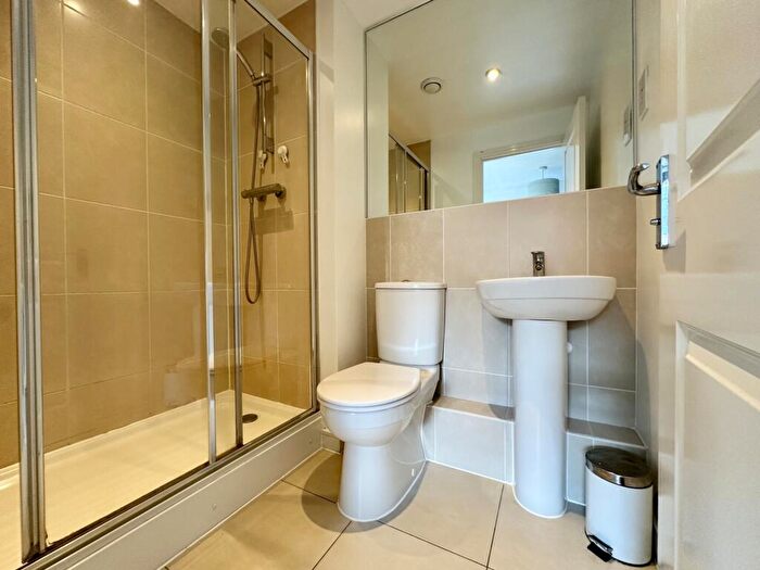 2 Bedroom Apartment For Sale In Wells View Drive, Bromley, BR2