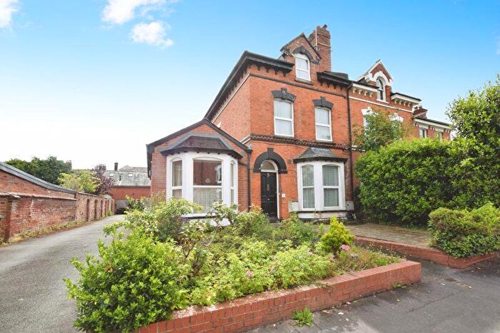 2 Bedroom Flat For Sale In Queens Road, Exeter, EX2