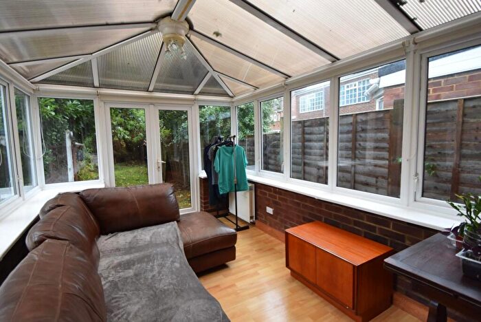 1 Bedroom Apartment To Rent In Surly Hall Walk, Windsor, Berkshire, SL4