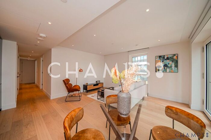 2 Bedroom Flat To Rent In Cascade Apartments, Cascade Way, W12