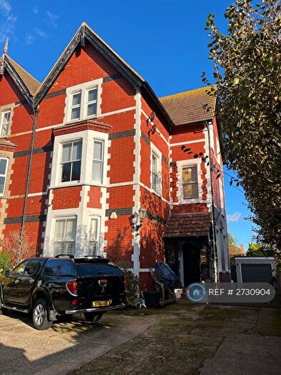 2 Bedroom Flat To Rent In Norfolk Road, Littlehampton, BN17
