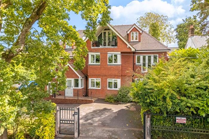 2 Bedroom Flat For Sale In Beacon Gardens, Crowborough, TN6