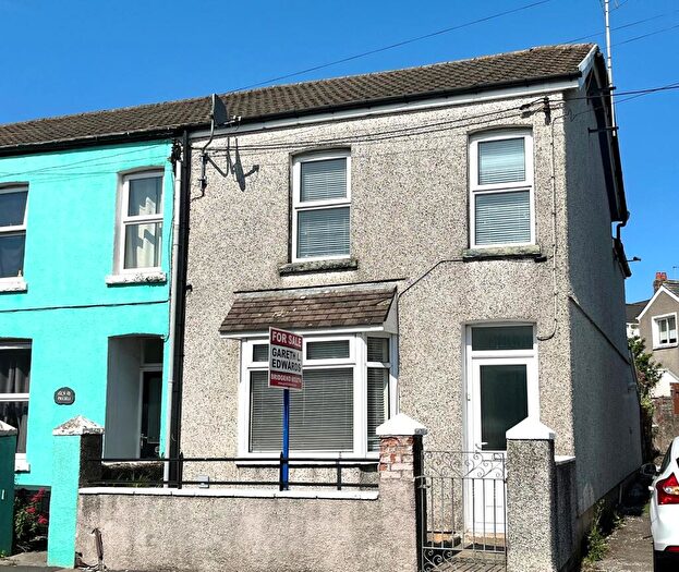 3 Bedroom End Of Terrace House For Sale In Cemetery Road, Bridgend, Bridgend County., CF31