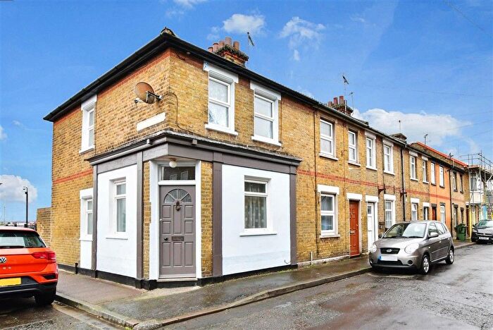 2 Bedroom End Terrace House For Sale In Sheppey Street, Bluetown, Sheerness, Kent, ME12