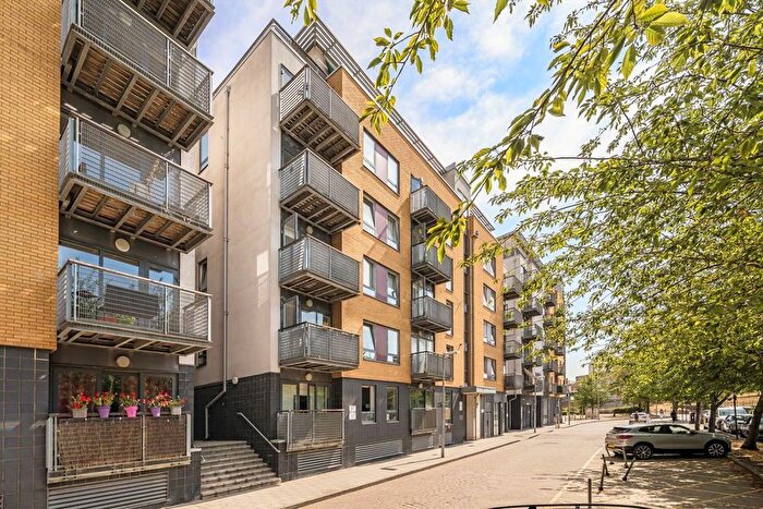 2 Bedroom Flat To Rent In Tarves Way, Greenwich, SE10