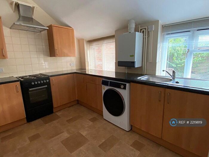 1 Bedroom Flat To Rent In High Street, Chipping Norton, OX7