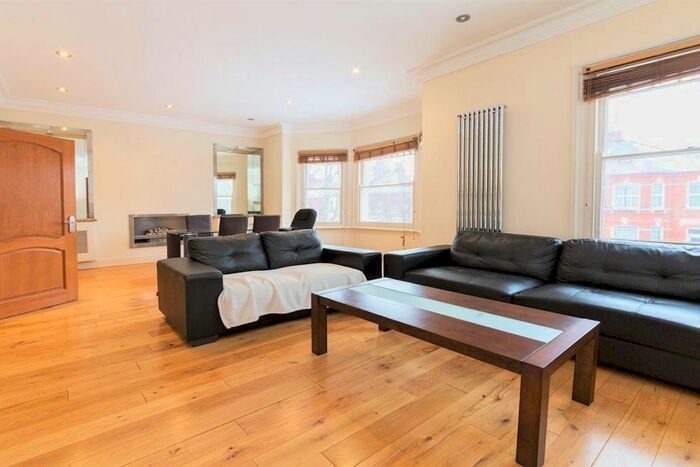 3 Bedroom Flat To Rent In Teignmouth Road, Willesden Green, NW2