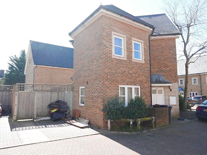 3 Bedroom Property To Rent In Simmons Drive, Dagenham, RM8