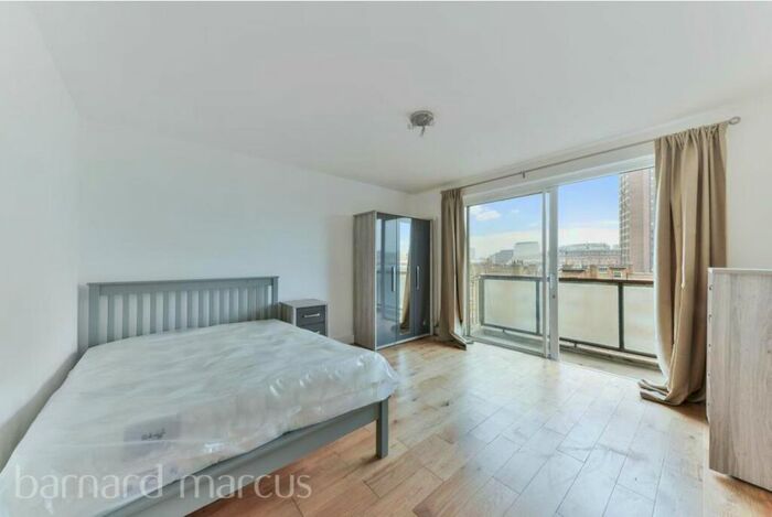 2 Bedroom Flat To Rent In Windmill Walk, London, SE1