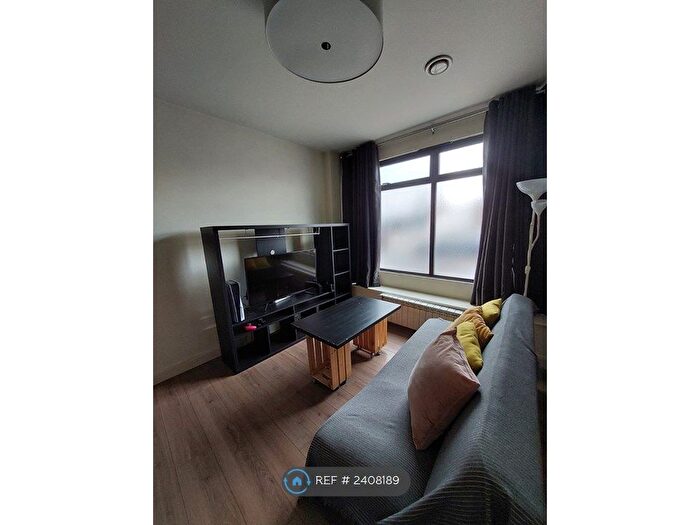 1 Bedroom Flat To Rent In Balham High Road, Balham, SW17