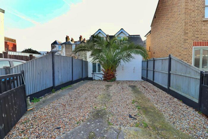 1 Bedroom Detached House To Rent In School Lane, Ramsgate, CT11