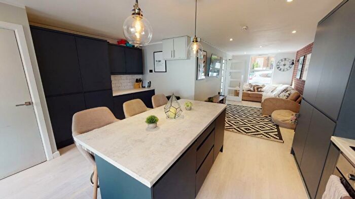 8 Bedroom Flat To Rent In North Sherwood Street, Arboretum, Nottingham, NG1