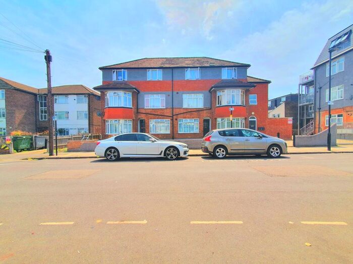 2 Bedroom Flat To Rent In Truro Road, London, N22