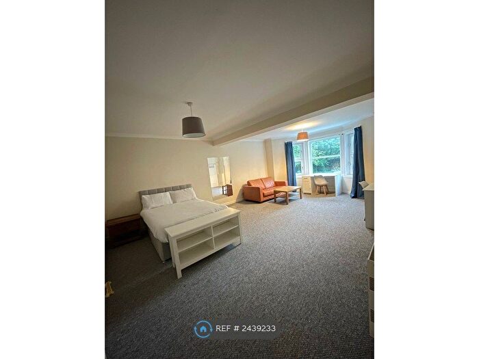 4 Bedroom Flat To Rent In Southpark Avenue, Glasgow, G12