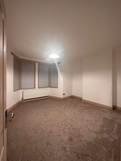 2 Bedroom Flat To Rent In Castleton Road, Goodmayes, Ilford, IG3