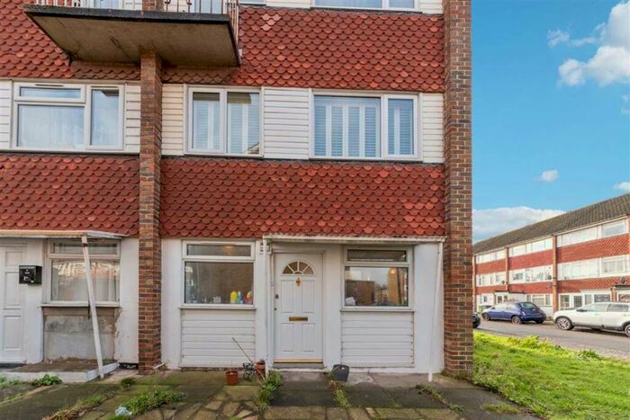 1 Bedroom Flat To Rent In Alanthus Close, Lee, SE12