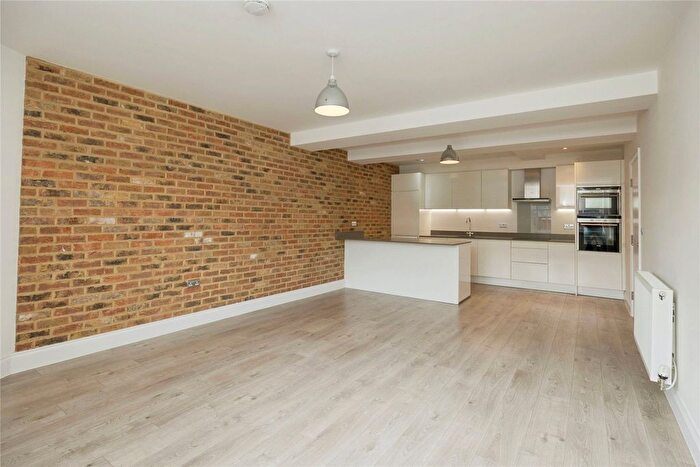 2 Bedroom Flat For Sale In Newton Road, Tunbridge Wells, Kent, TN1