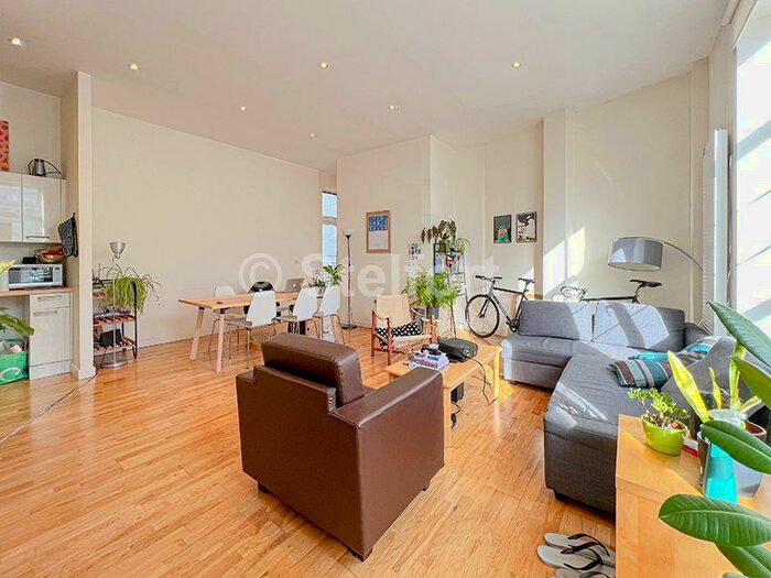 3 Bedroom Maisonette To Rent In Drummond Crescent, London, NW1