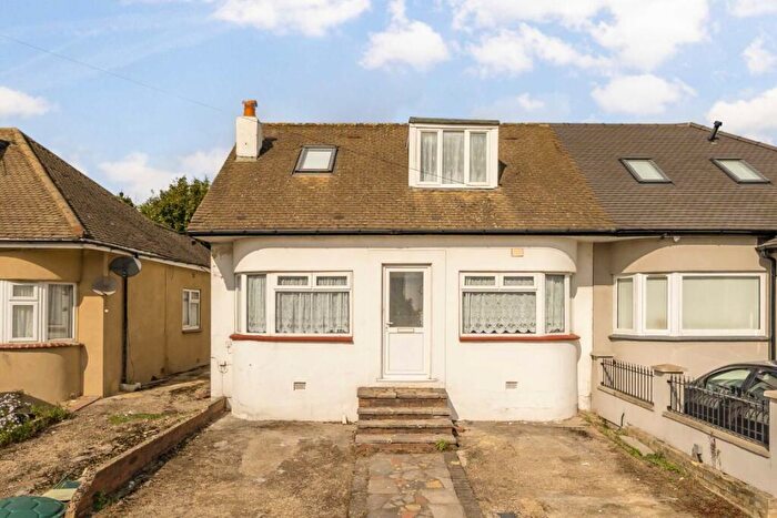 5 Bedroom Bungalow To Rent In Hillway, London, NW9