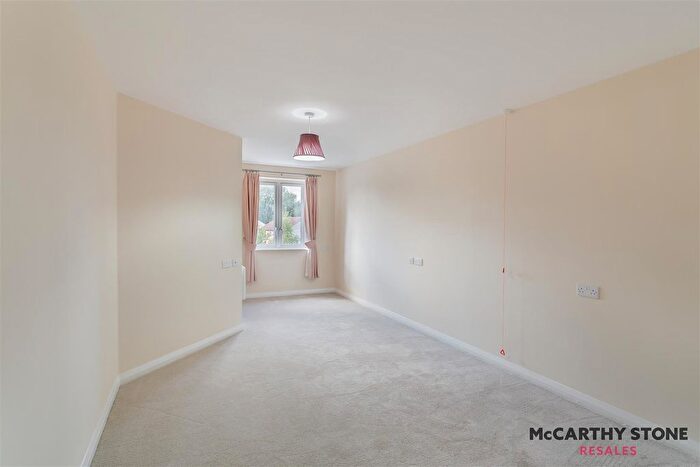 1 Bedroom Flat For Sale In Malpas Court, Northallerton, DL7