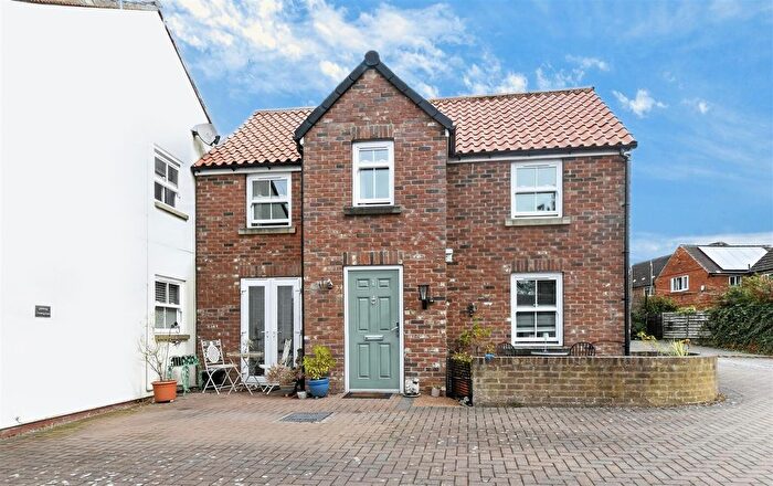 2 Bedroom Detached House For Sale In Cowling Court, Easingwold, York, YO61