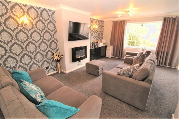 2 Bedroom Bungalow For Sale In Farm Way, Thundersley, Essex, SS7