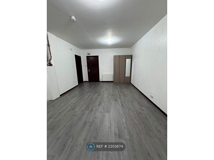 Studio To Rent In Edmonton Hostel, London, N9