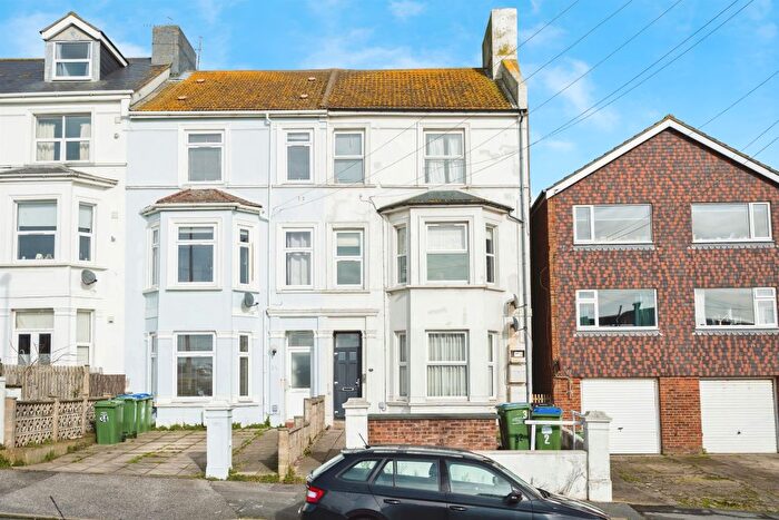 2 Bedroom Flat For Sale In Claremont Road, Seaford, BN25