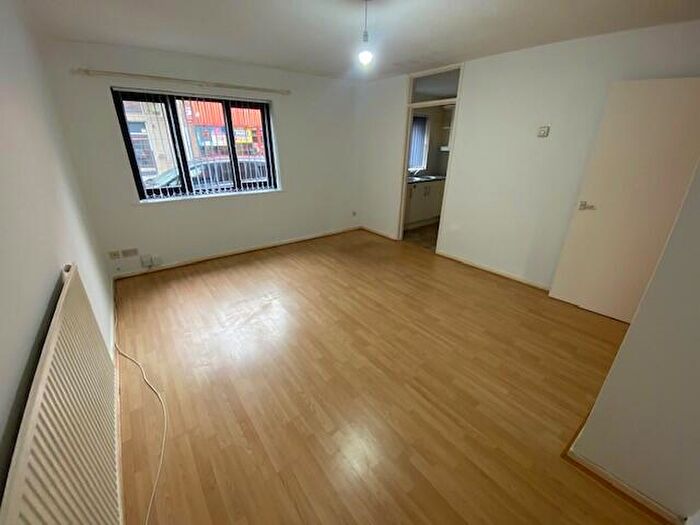 2 Bedroom Flat To Rent In St Peters Street, Cardiff, CF24